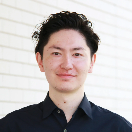 石田 拓己 氏