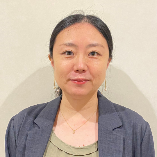 石原 あゆみ 氏