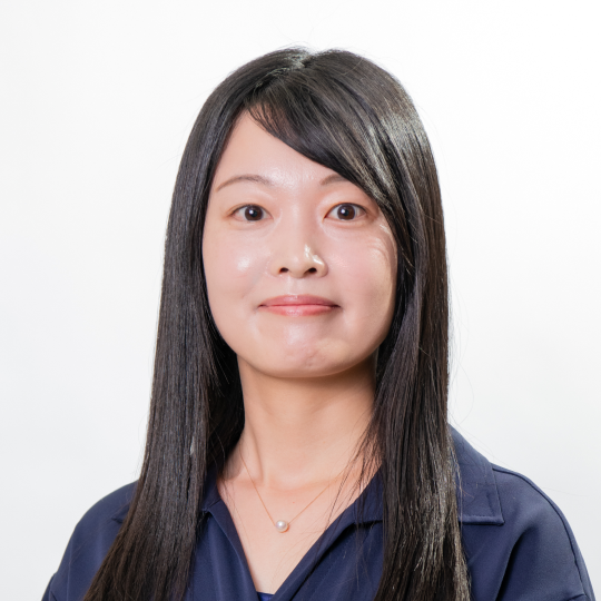 鈴木 彩乃 氏
